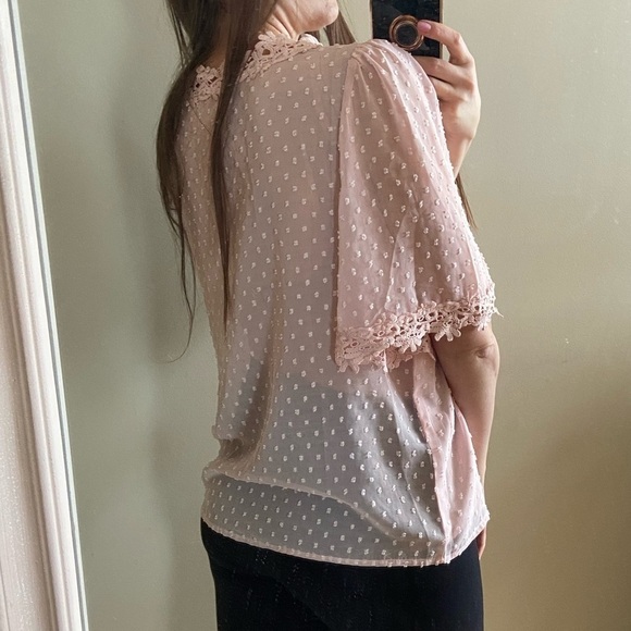 𝅺𝅺⭐️2 FOR $20⭐️ Shein Swiss Dot Guipure Lace Panel Blouse Baby Pink Medium/6 - Picture 7 of 10